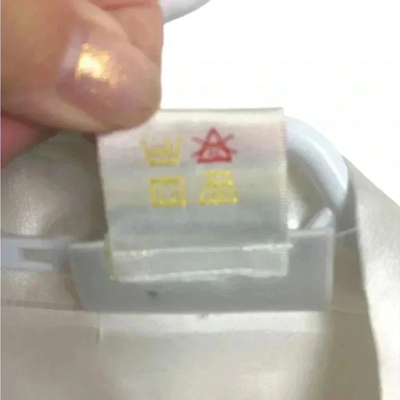 Vintage Gloria Vanderbilt  bright white dressing gown, Size small - Picture 7 of 7